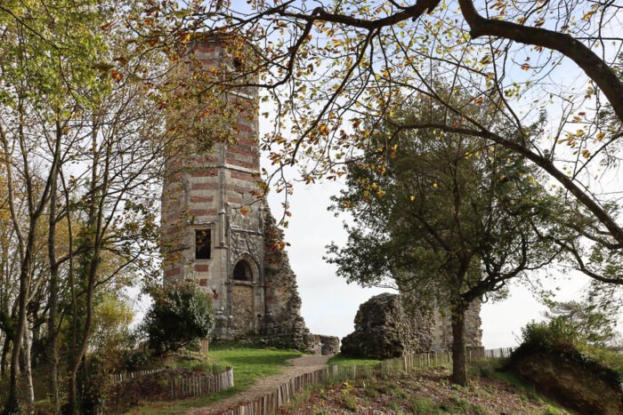 Lire la suite à propos de l’article Sur les traces du passé royal près de Montfort-l’Amaury