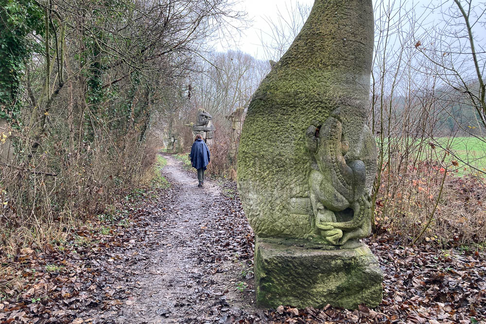 Aqueduc et sculptures de la Dhuis